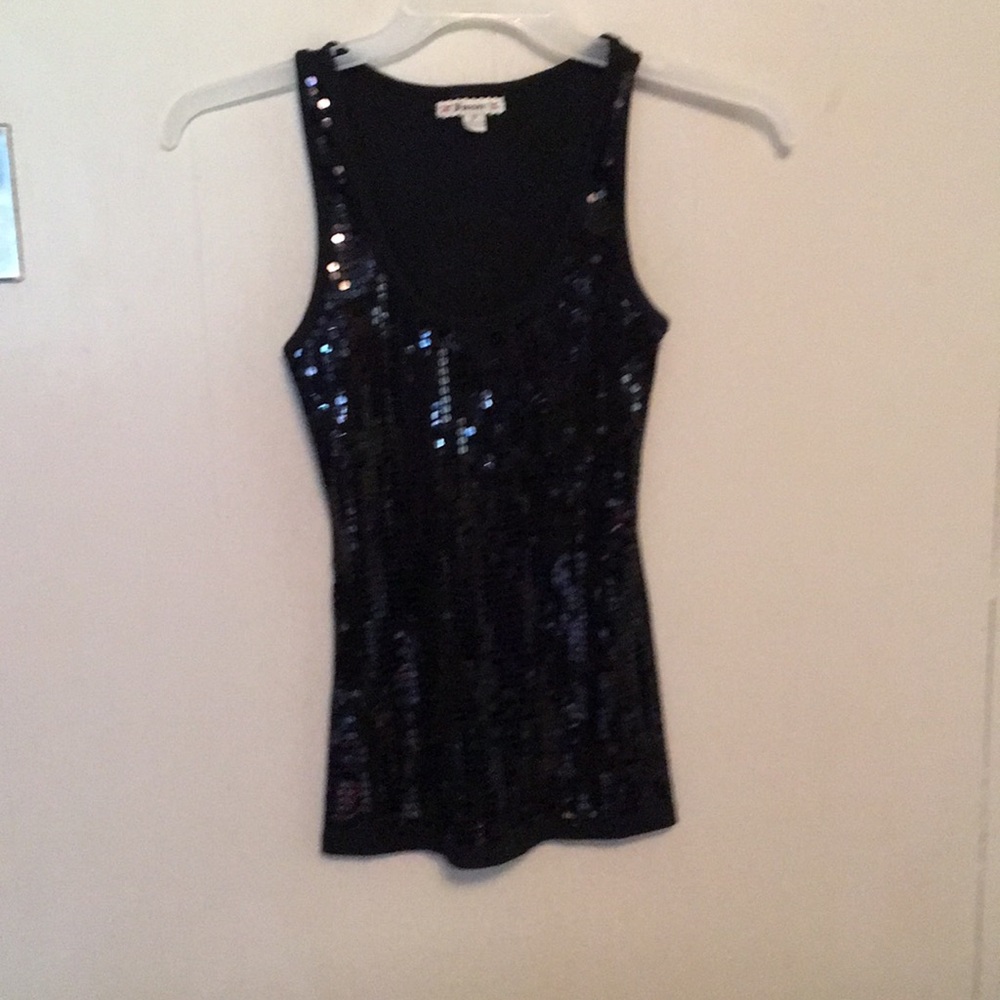 Sequenced tank top